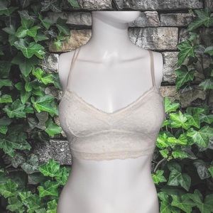 White laced top / bralette